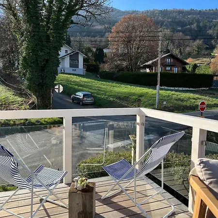 Feriehus House With View